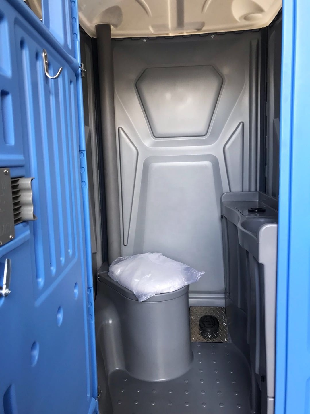 China HDPE plastic movable portable mobile toilet porta potty shower cabin for sale in kenya Australia