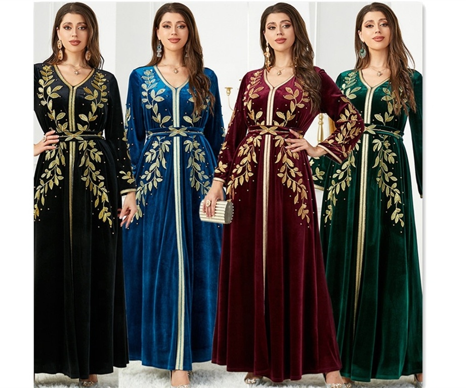 Autumn Winter Velvet Abaya Long Arab Dress Women Golden Embroidered Muslim Evening Dress Moroccan Kaftan Dubai Turkish Abaya