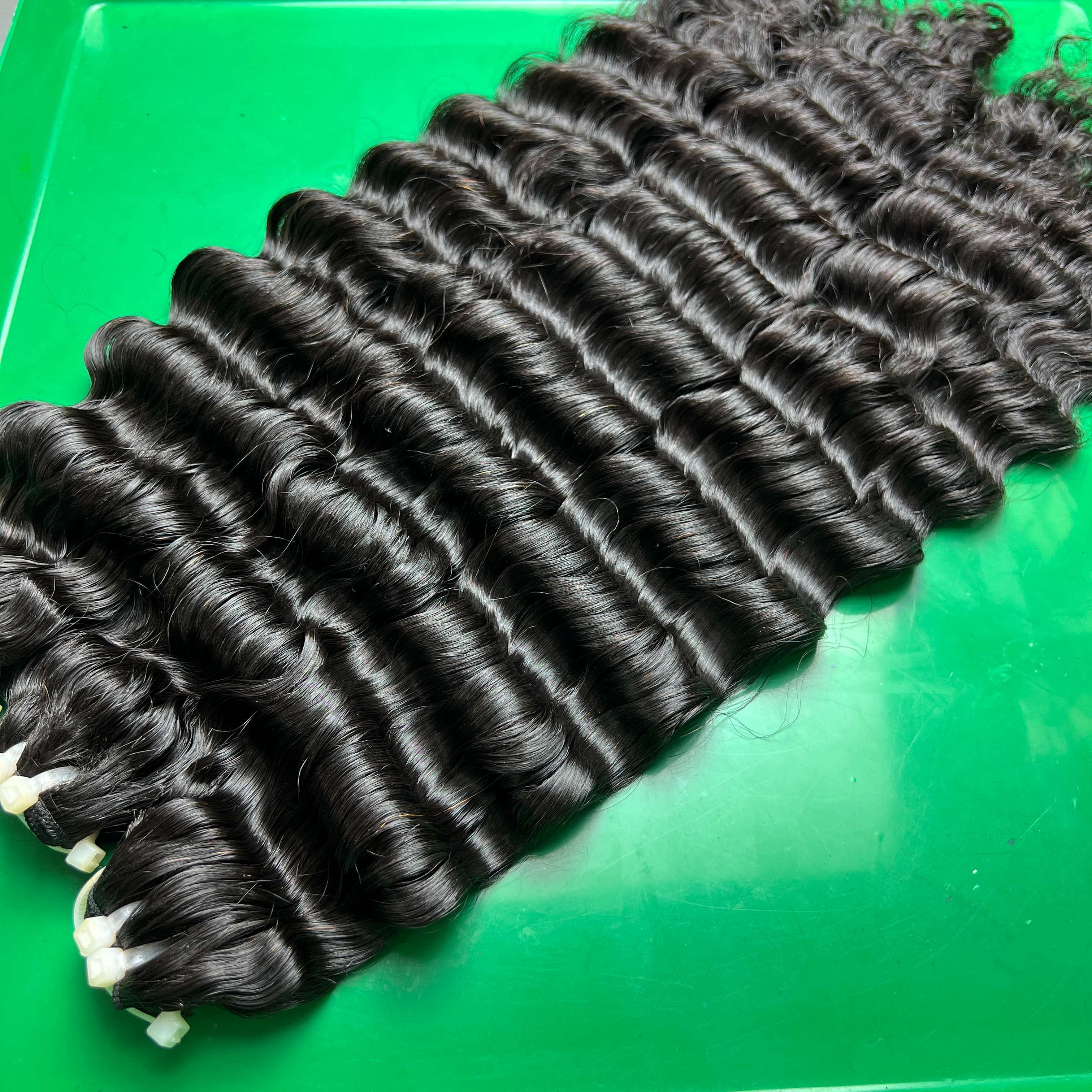 Raw Material 100% Human Hair Bundles Vietnam, No Syntetics Fibers Cuticle Fits Loose Deep Wave