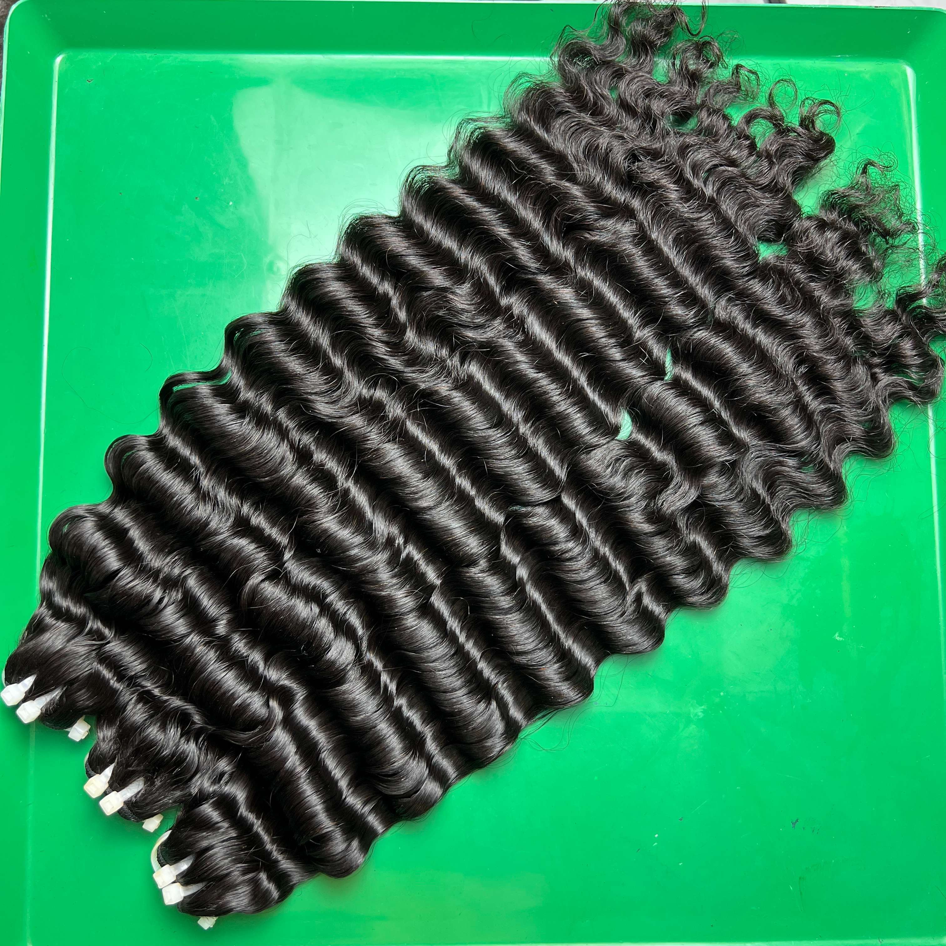 Raw Material 100% Human Hair Bundles Vietnam, No Syntetics Fibers Cuticle Fits Loose Deep Wave