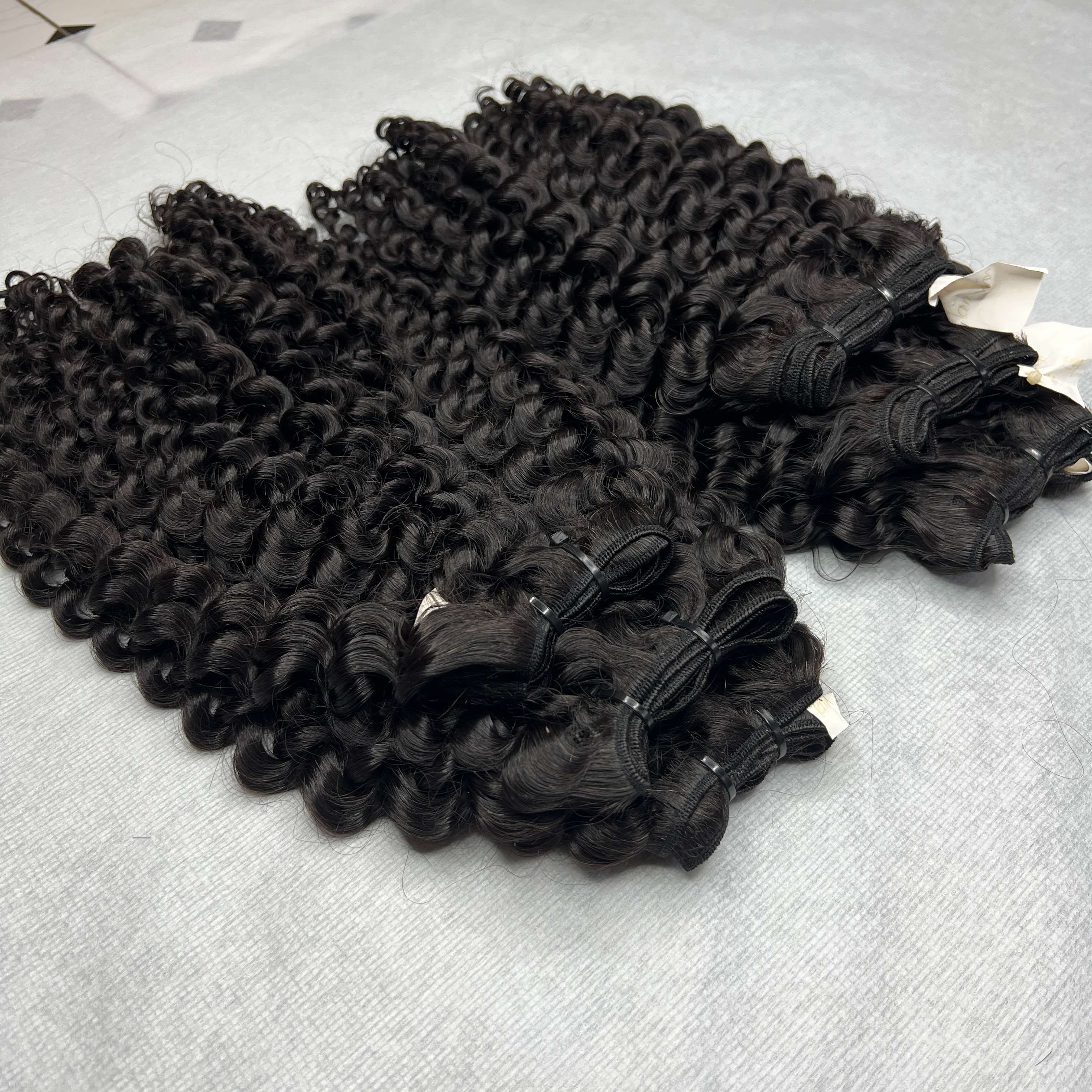 New Trend Eurasian Curly Hair Vendor Wholesale Raw Human Hair Unprocessed Curly Weave Bundle 8