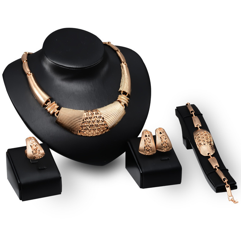 CLARMER Wholesales Fashion Metal alloy Women Jewelry Set Saudi 18K Gold Plated Custom Cheap Bridal African Jewelry Set