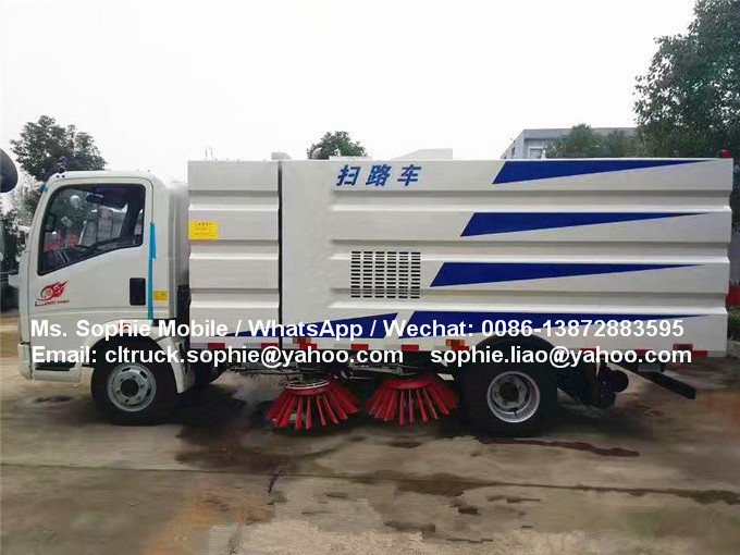 Bottom price mini howo vacuum road sweeper truck street cleaning truck for sale