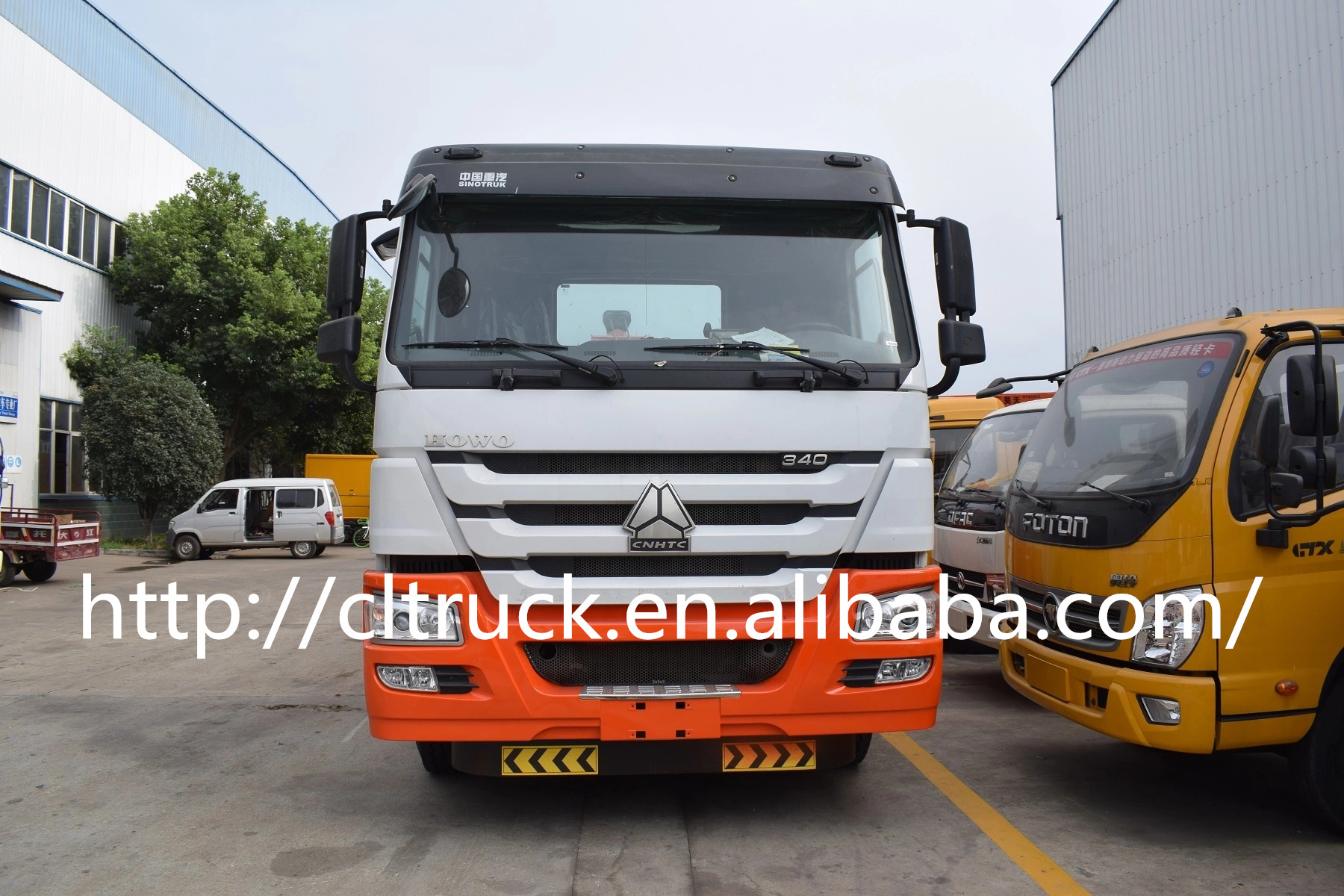 Sinotruk HOWO 12 wheel 360 degree rotating tow wrecker 60 ton and big wrecker for sale