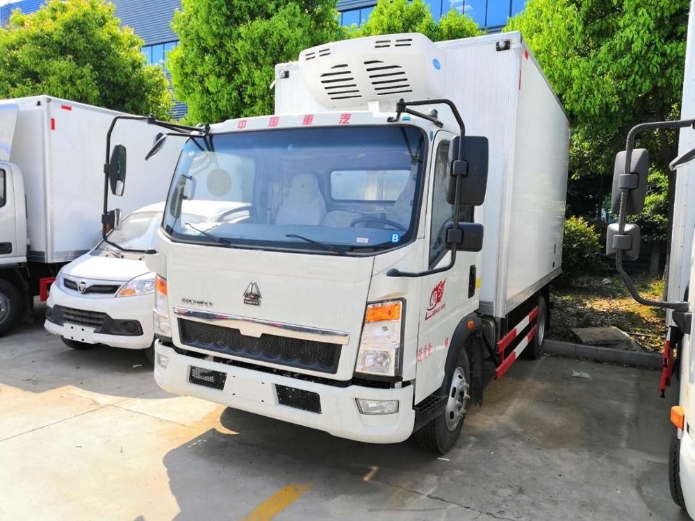 CLW china 4x2 sinotruk howo 3ton small refrigerated trucks for sale