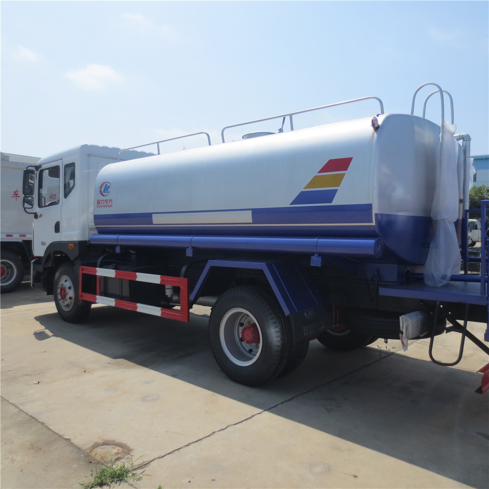 Bottom price water bowser sprinkling truck 6x4 japan water truck capacity 20000 liter water tank truck  for sale