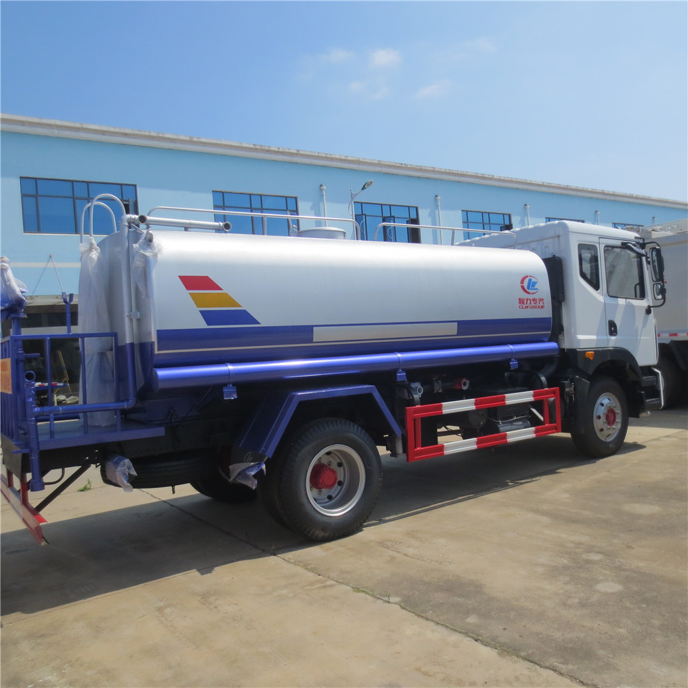 Bottom price water bowser sprinkling truck 6x4 japan water truck capacity 20000 liter water tank truck  for sale