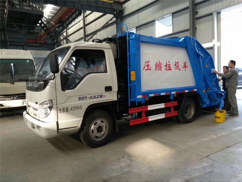 FORLAND 4x2 mini garbage compactor/rubbish collector multi function garbage truck capacity 3 cbm