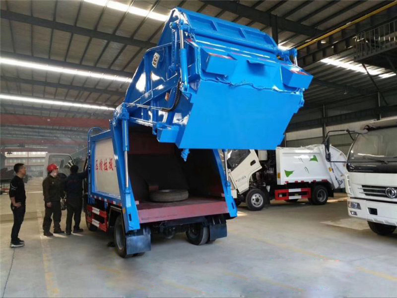 FORLAND 4x2 mini garbage compactor/rubbish collector multi function garbage truck capacity 3 cbm