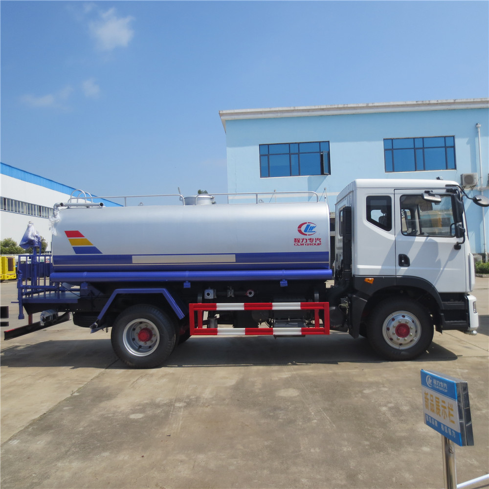 Bottom price water bowser sprinkling truck 6x4 japan water truck capacity 20000 liter water tank truck  for sale