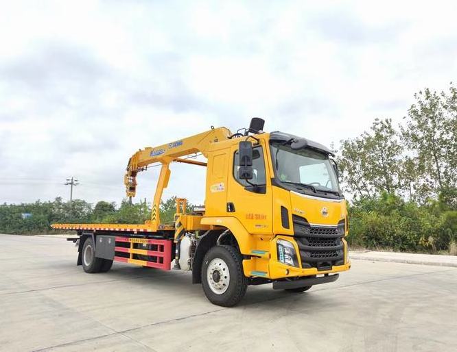 Dongfeng platform wrecker truck 4x2 tow truck flat bed with crane