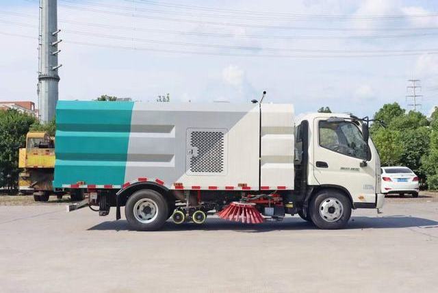 Foton 4x2 Vacuum Road Sweeper Truck Street Cleaning Vehicle