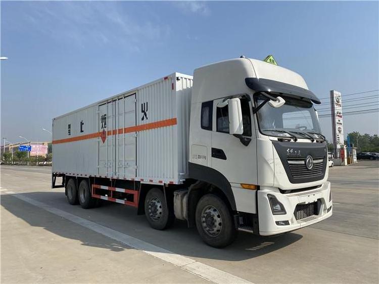 National Sixth Dongfeng Tianlong 8x4 Cargo Truck Miscellaneous Dangerous Goods Transport Truck