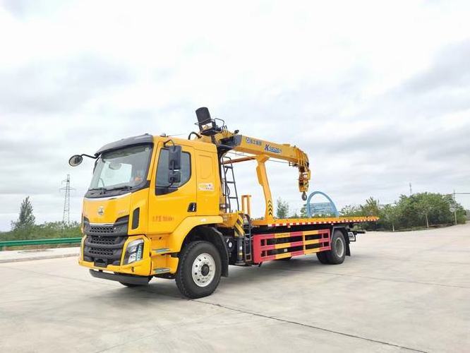 Dongfeng platform wrecker truck 4x2 tow truck flat bed with crane