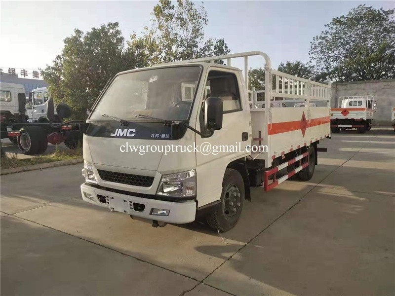 Supplies JMC 4.2 meters cargo box 3 type cargo truck