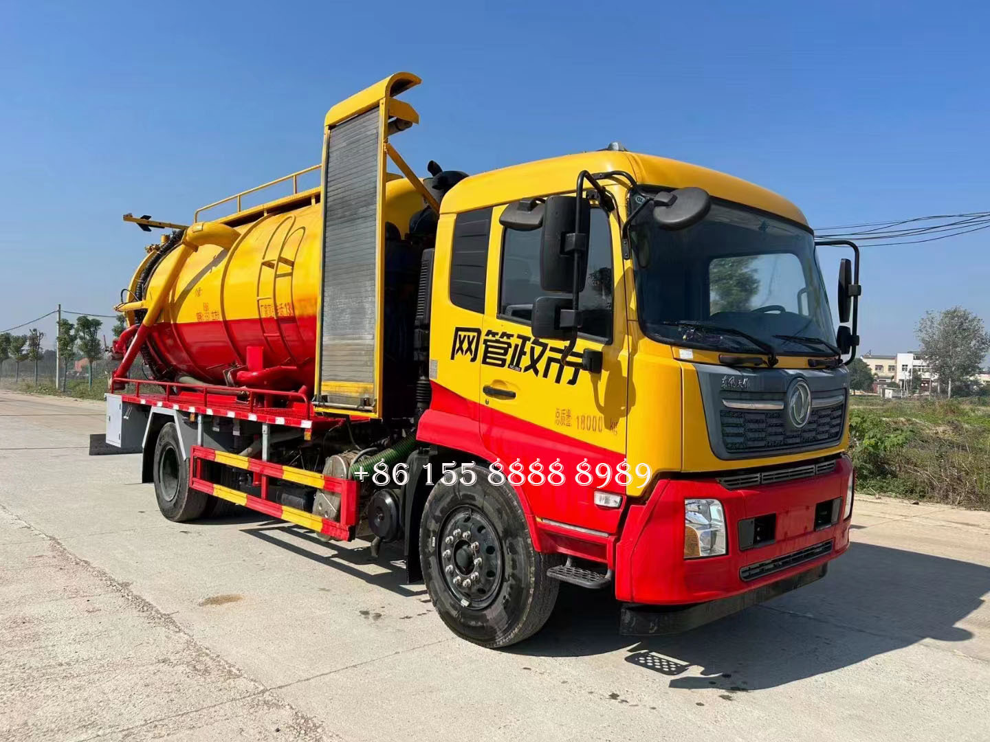 Dongfeng Tianjin Vacuum Sewage Suction Truck 4x2 new septic tank vacuum sewage suction truck