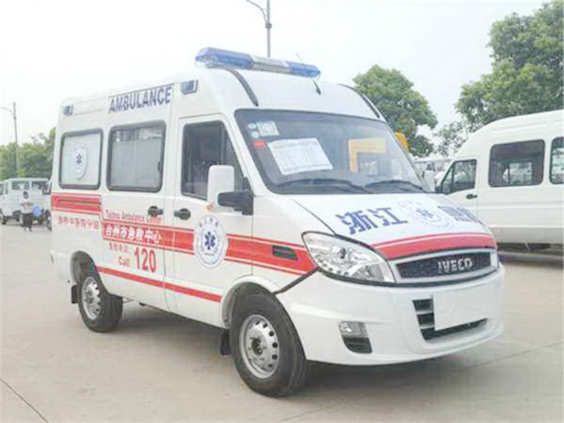 Newest equipped with complete medical equipment ambulance car