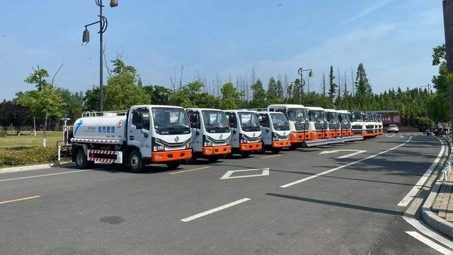 Foton 4x2 Vacuum Road Sweeper Truck Street Cleaning Vehicle