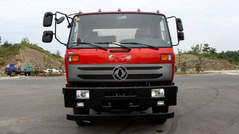 8-12 CBM dongfeng 4x2 water tanker truck price