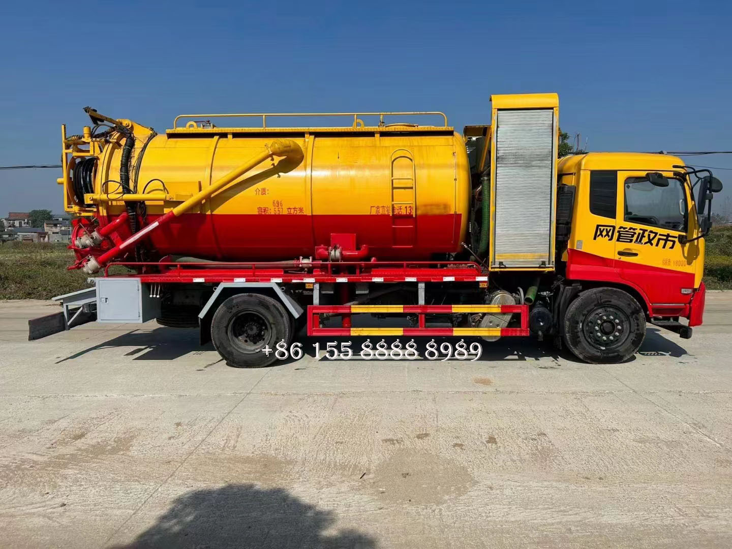 Dongfeng Tianjin Vacuum Sewage Suction Truck 4x2 new septic tank vacuum sewage suction truck