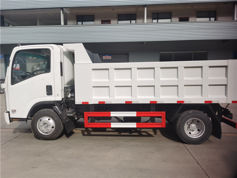 4x2 Isuzu KV100 Mini Dump Tipper Truck with 2 tons Loading