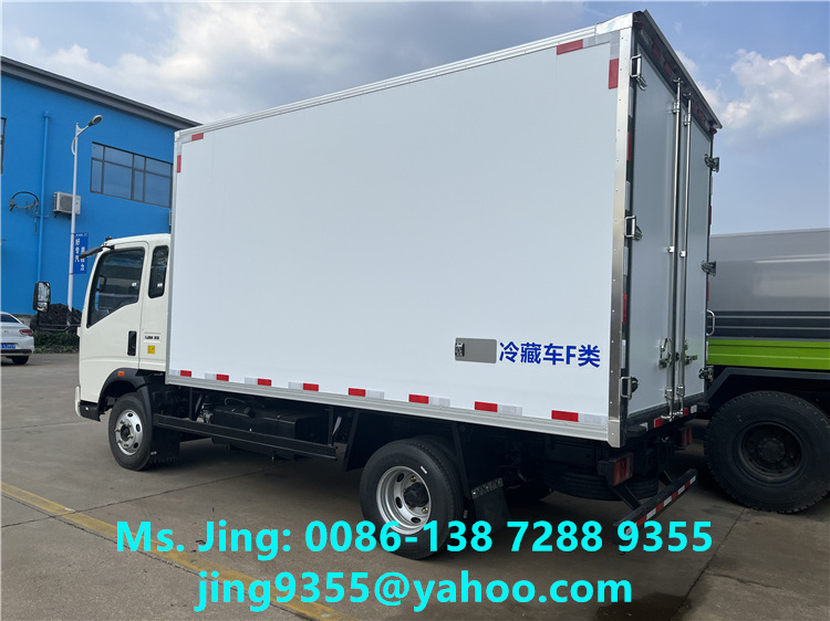 Brand New HOWO RHD 4x2 Vegetables Transport Cooling Van 3.5 Tons Small Refrigerator Box Truck