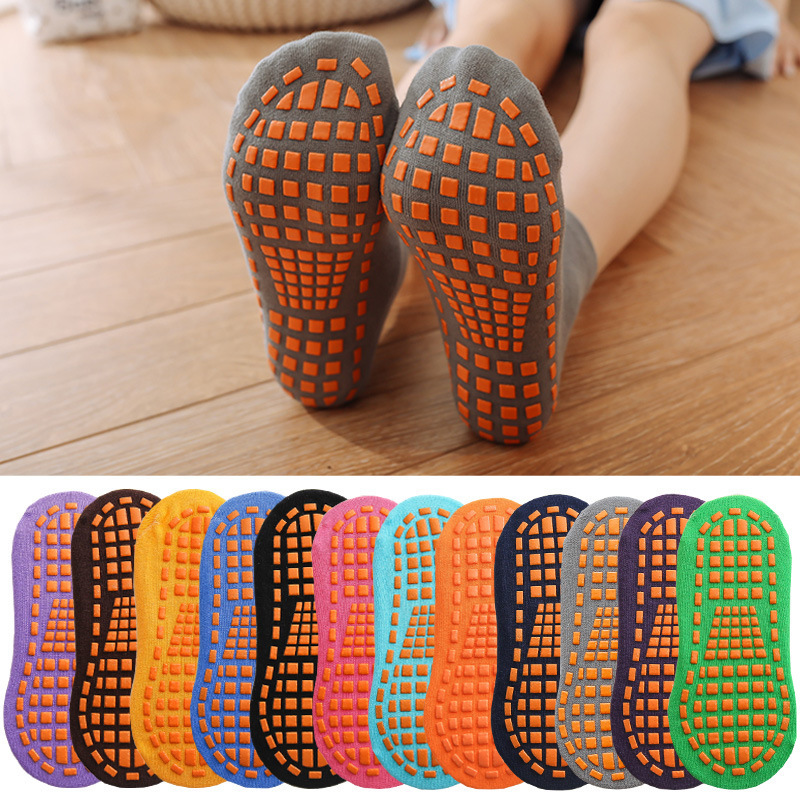 Wholesale of trampoline socks glue dispensing anti slip floor socks baby and adult yoga socks