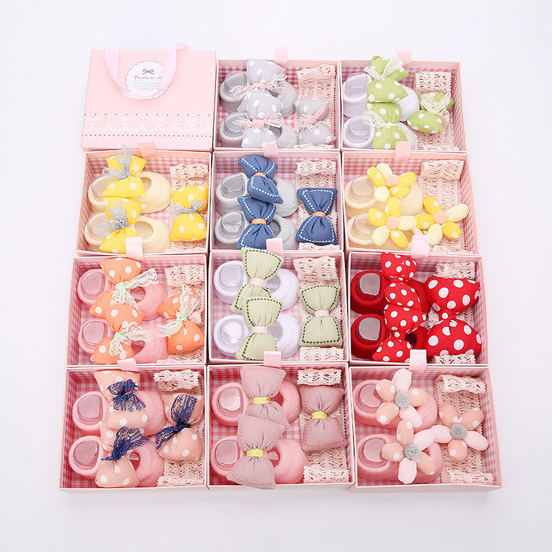 Cmax Wholesale Newborn Cheap Fancy Gifts Box Pack Lace Flower Bows Princess Headband Set Cotton Baby Socks