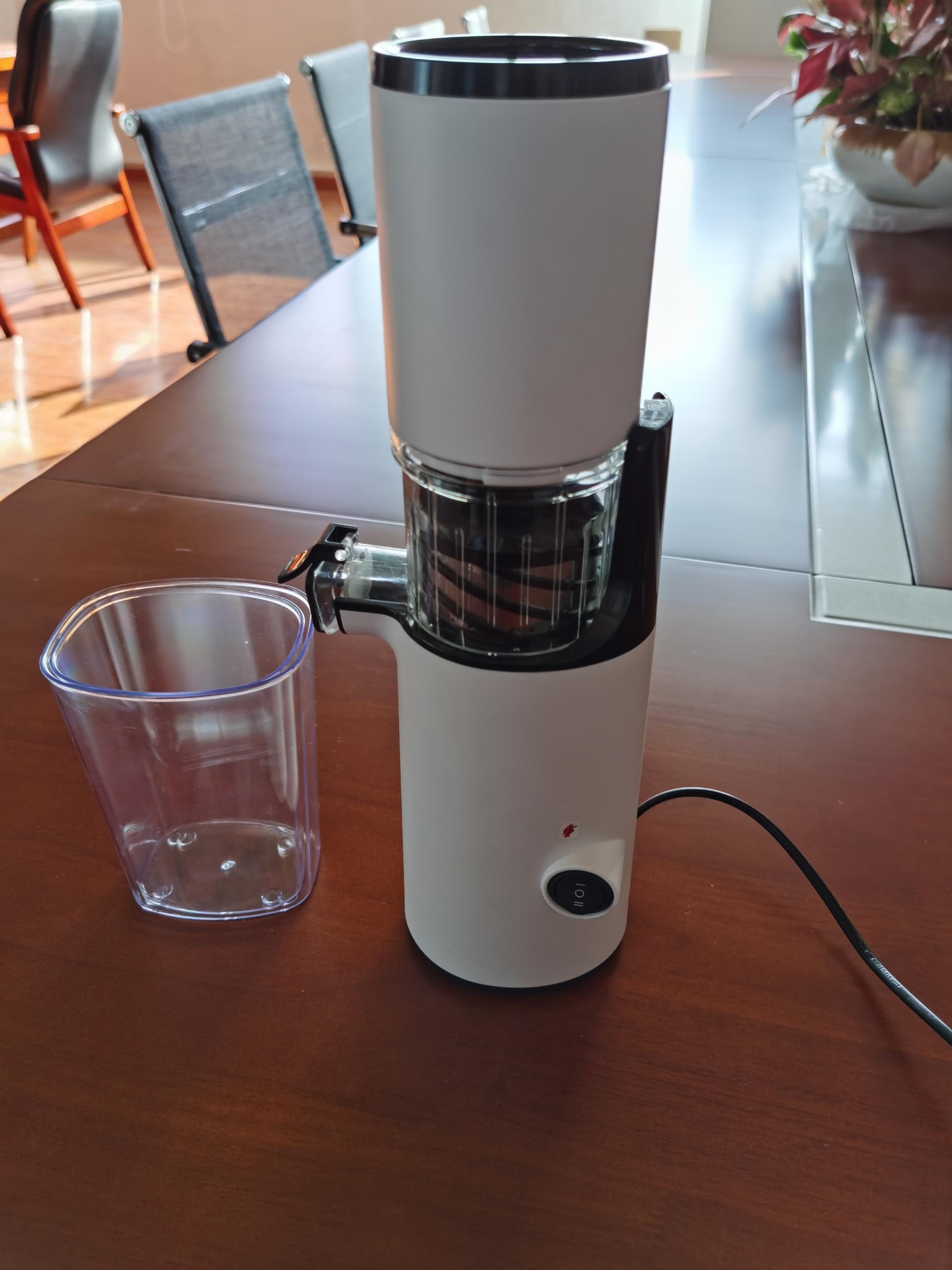 Portable Mini Professional Masticating Nutrition Fruit & Vegetables Cold Press Slow Juicer with Quiet Motor