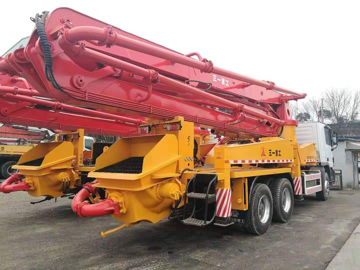 56m Truck Mounted Concrete Pump With Mixer Parts For Sale 56x-6rz