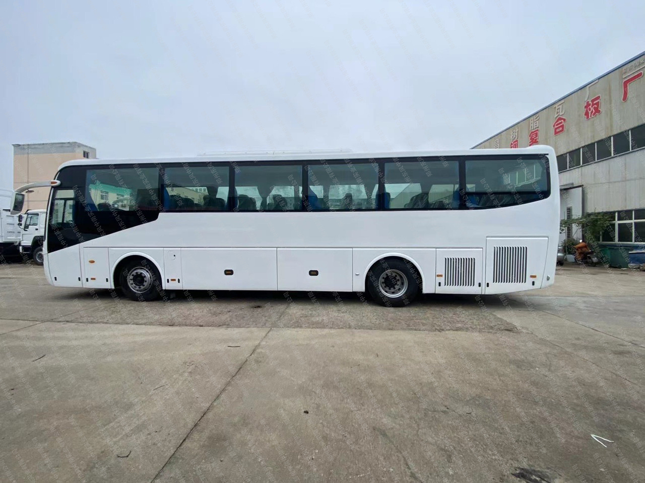 Cheap Price Used Yu tong Bus 50 Seaters Left Hand Drive Buses and Rhd Passenger Coach Bus for Sale