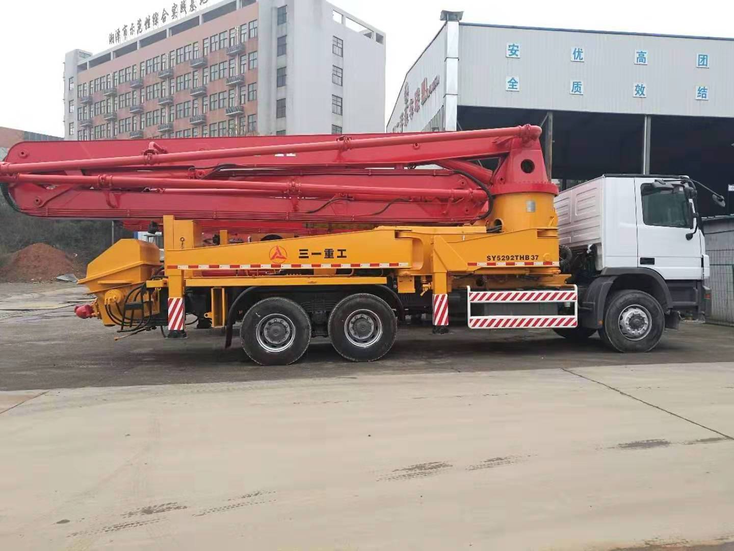 56m Truck Mounted Concrete Pump With Mixer Parts For Sale 56x-6rz