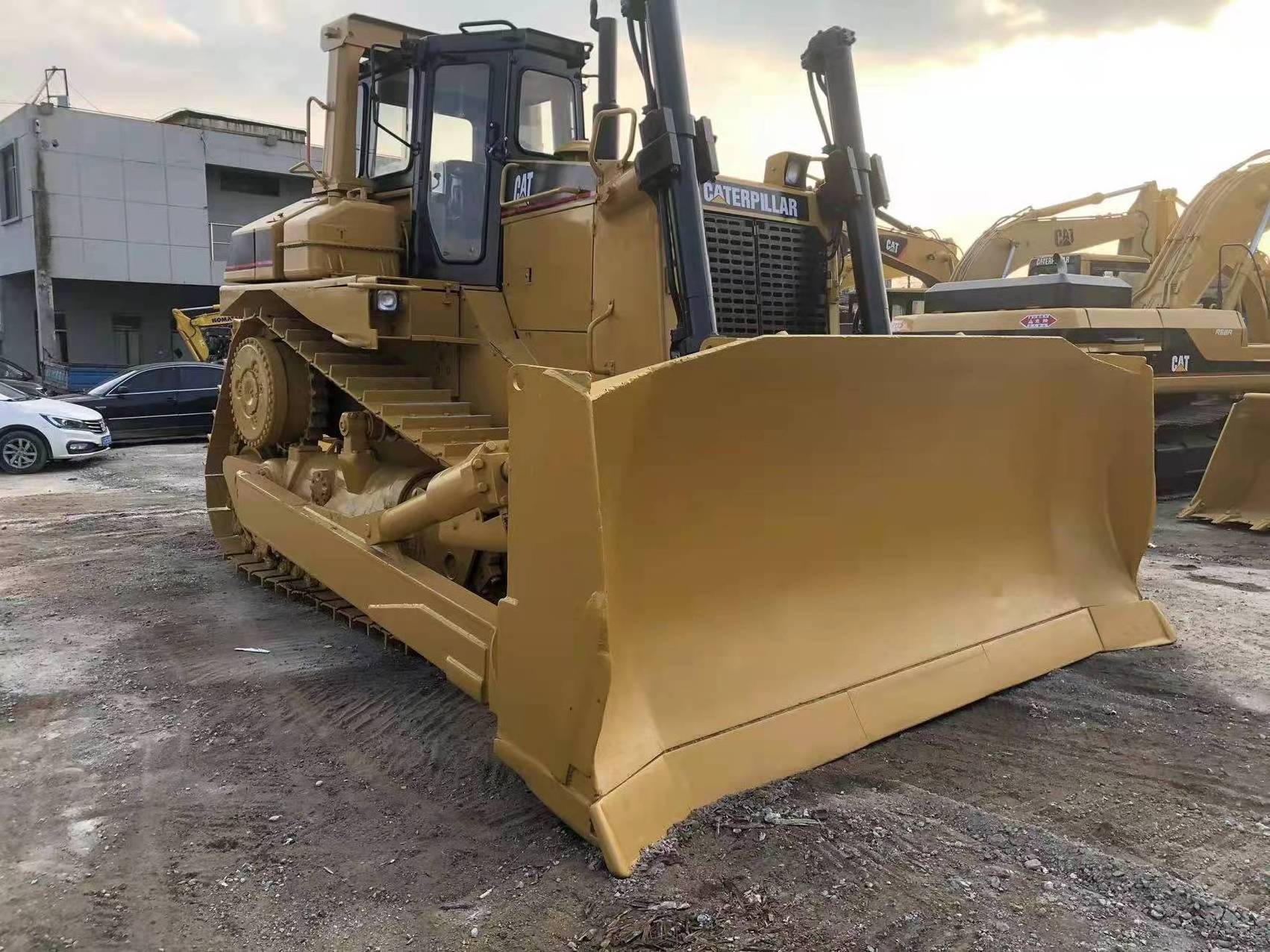 Used Luxury Caterpillar Bulldozer Machine New Crawler Bulldozer with Parts Price