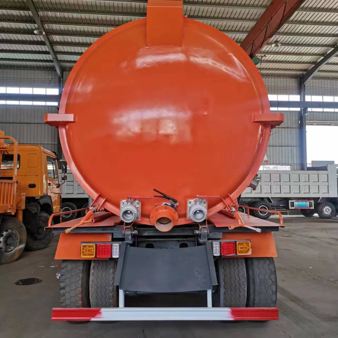 Sinotruk Howo Used 6X4 15Cbm Septic Tank Sewage Suction Trucks For Sale