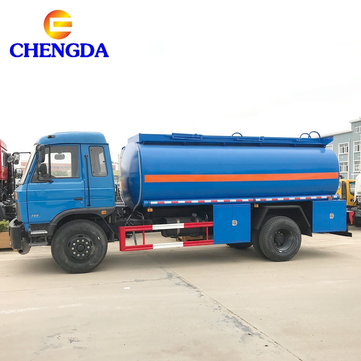 China made Small mini 4x2 10cbm Used Fuel Tanker truck for sale