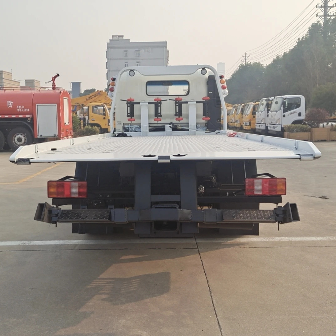 Brand New Cheap Prices Sinotruck Howo Light Duty 4X2 5 Ton Small Wreckers Beds Tow Trucks For Sale