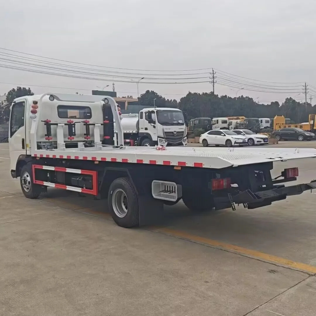 Brand New Cheap Prices Sinotruck Howo Light Duty 4X2 5 Ton Small Wreckers Beds Tow Trucks For Sale