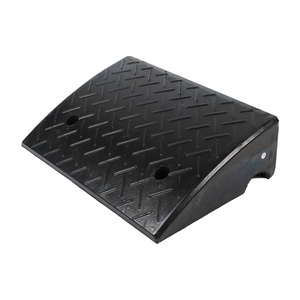 Heavy Duty Driveway Rubber Kerb Curb Ramp For Roadway