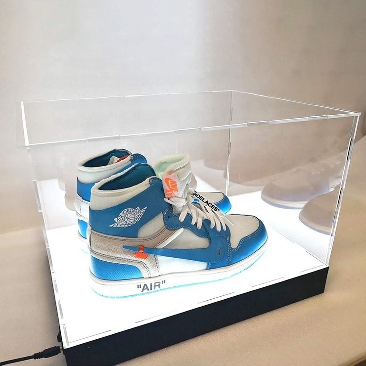 Customized LED Powered Lights Basketball Shoes Clear Acrylic Display Cases for Sports Memorabilia Products Storage Showcase