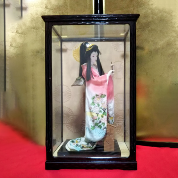 Geisha doll in glass case deals