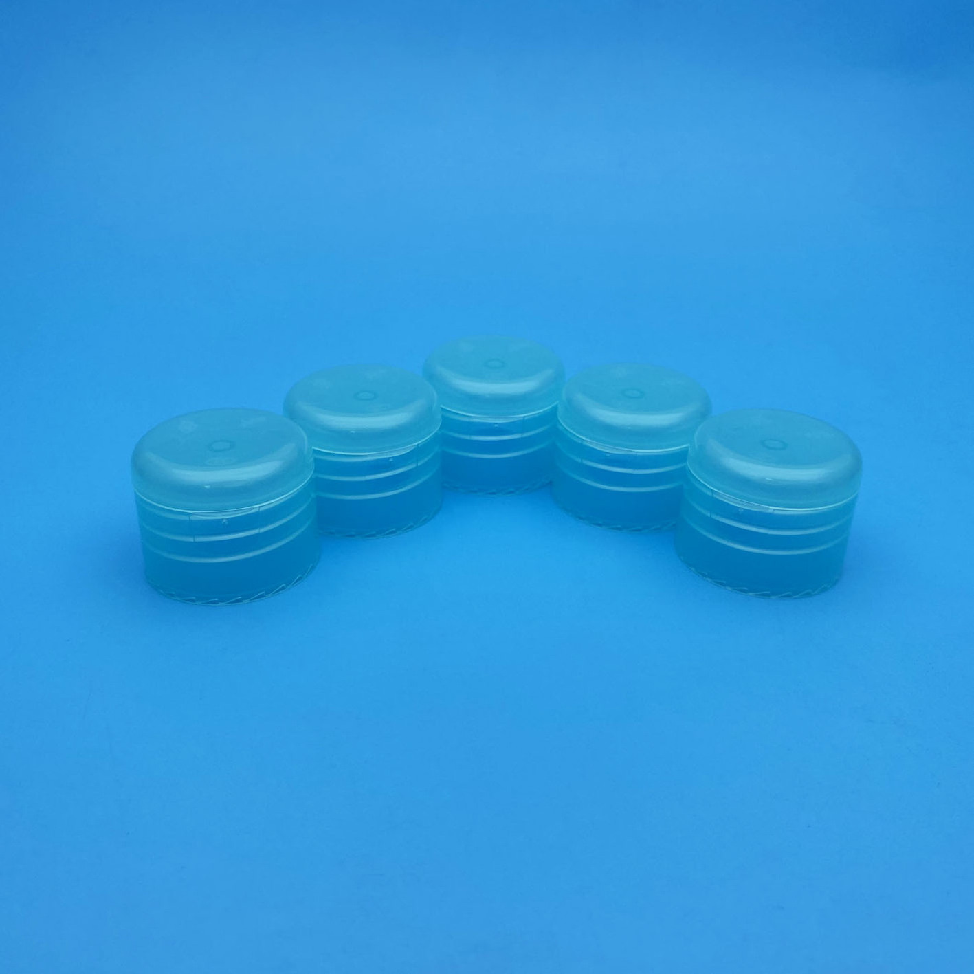 Transparent Color 28/410 Flat Glossy Snap Top Cap Shampoo Shower Gel Bottle Closures PP Plastic 28 MM Flip Top Caps