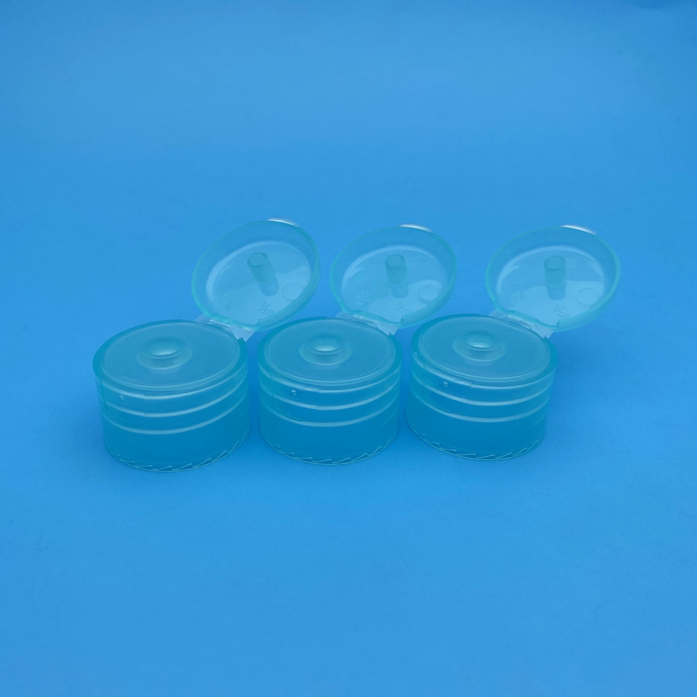 Transparent Color 28/410 Flat Glossy Snap Top Cap Shampoo Shower Gel Bottle Closures PP Plastic 28 MM Flip Top Caps