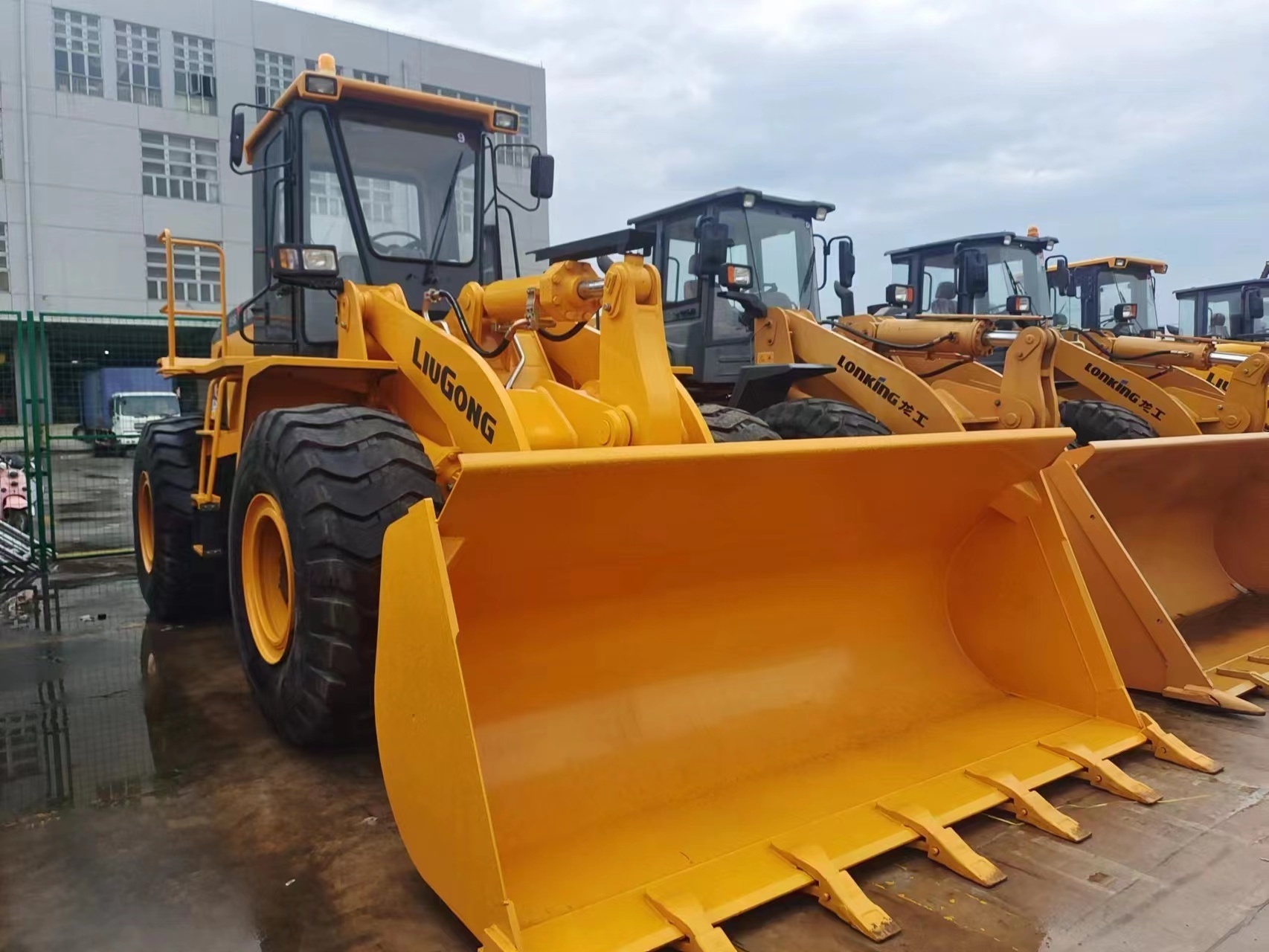 Wanpan Supply Used Loader 5T Shovel LiuGong 50 Loader Large Loader Shovel Transportation Machinery