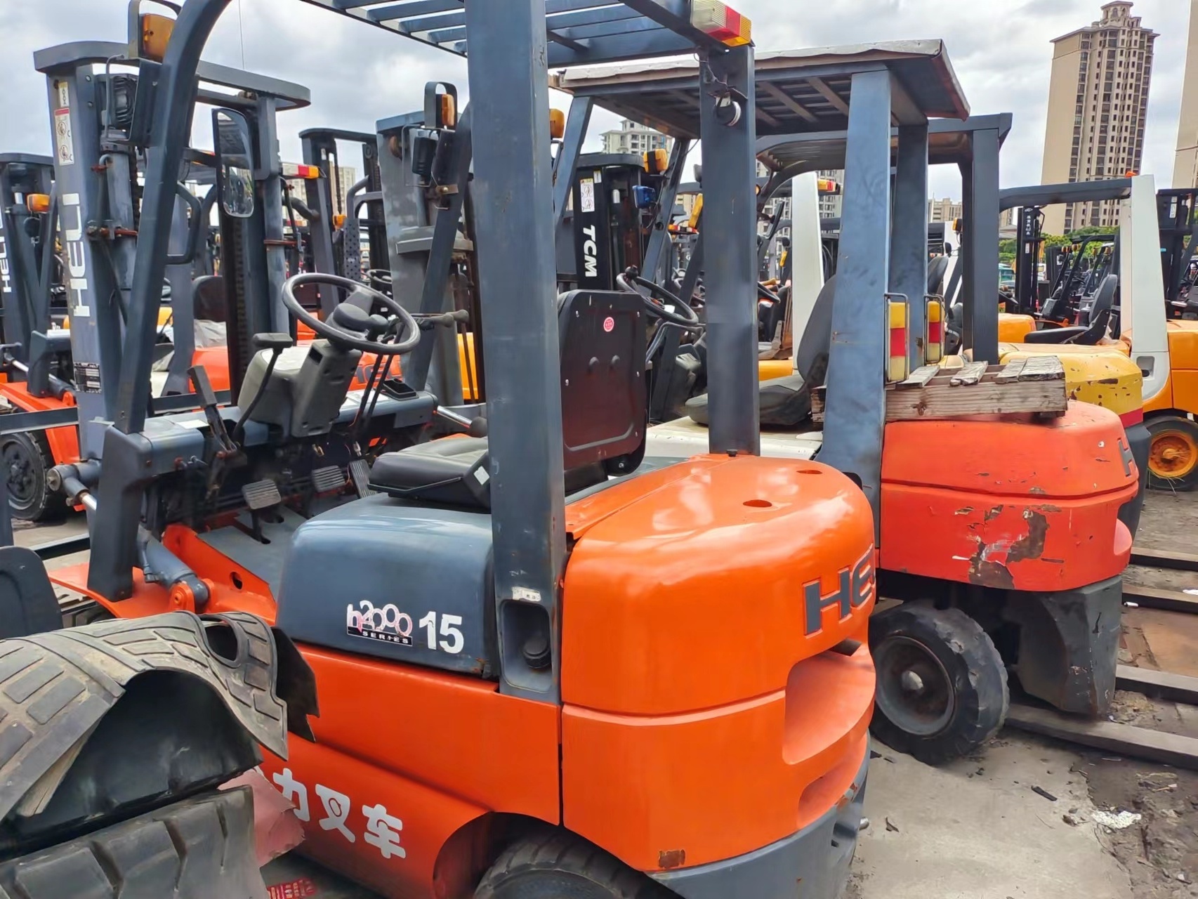 1.5 ton 2 ton 2.5 ton 3 ton 3.5 ton 4 ton 5 ton Solid Tire Side Shift Diesel Forklift  Brands of HELI    Used Forklifts