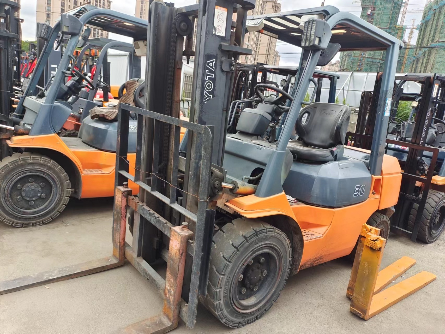 Original Japan 3 Ton Used  forklift Diesel Hydraulic Forklift   Rough Terrian  30 Used Forklifts