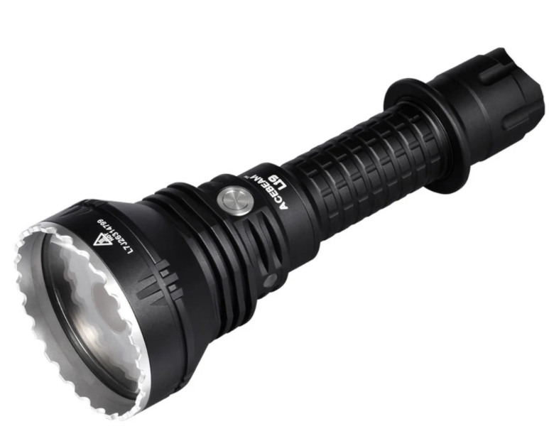 L19 1.0 Long Range hunting Flashlight with a super long distance to 1300 meters ,1650 lumens for white and 2200 lumens for Green