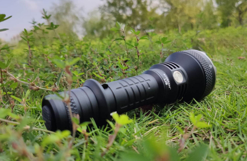 The best hunting flashlight that throws an impressive far-range light beam,delivers a max output of 1,500 lumens