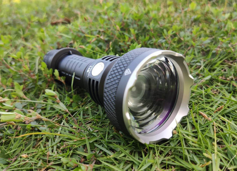 The best hunting flashlight that throws an impressive far-range light beam,delivers a max output of 1,500 lumens