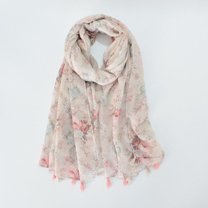 Wholesale 2019 new flower scarf high quality pink floral print tassel soft cotton ladies scarf