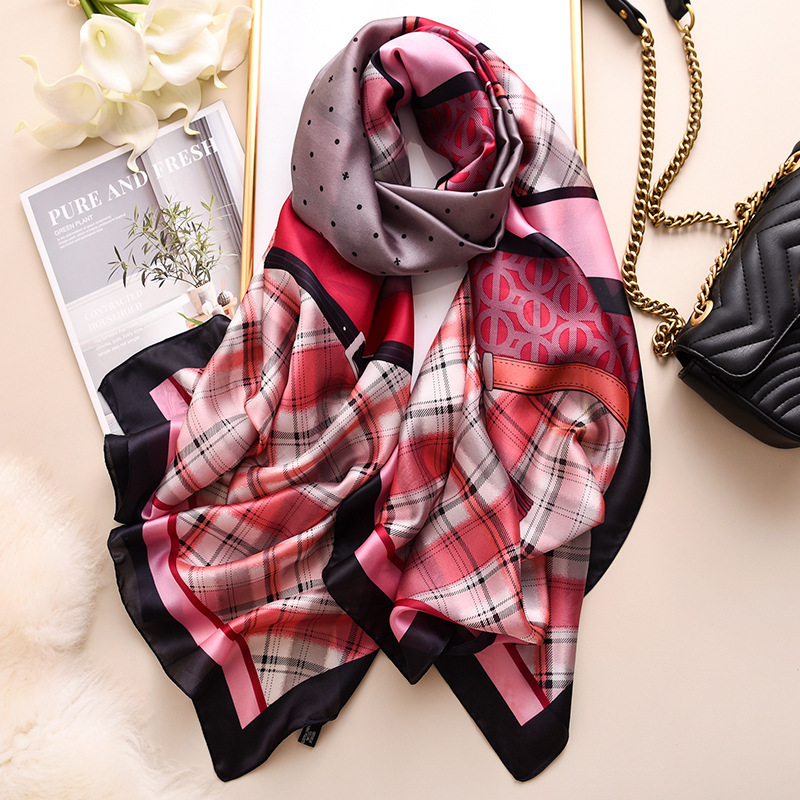 Wholesale 2020 latest female silk scarves gag fashion luxury belt pattern print women brand name silk scarf